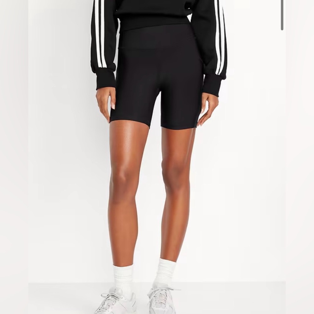 Old Navy High-Waisted PowerSoft Pocket Biker Shorts 6-inch inseam NWT